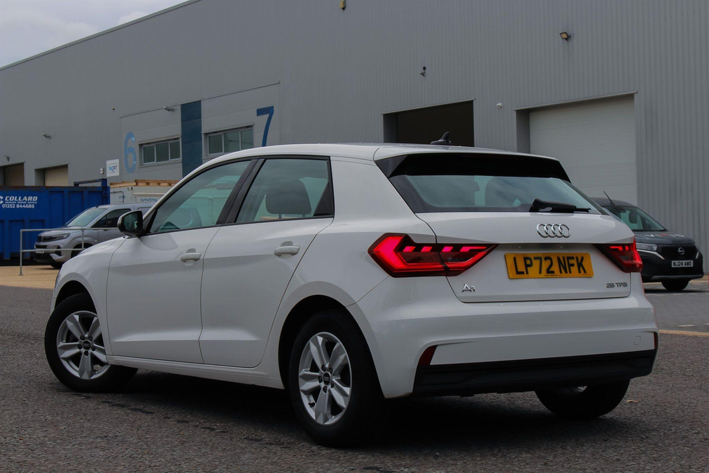 Audi A1 1.0 Tfsi 25 Technik Sportback Euro 6 Ss LP72NFK White #3