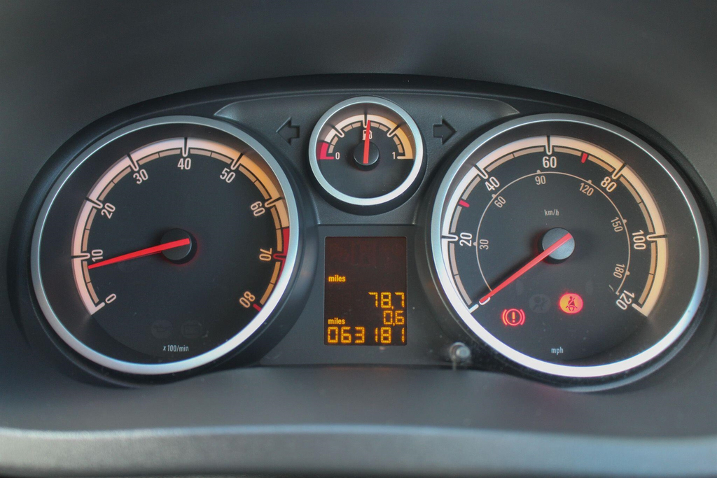 Vauxhall Corsa Corsa Se Red #31