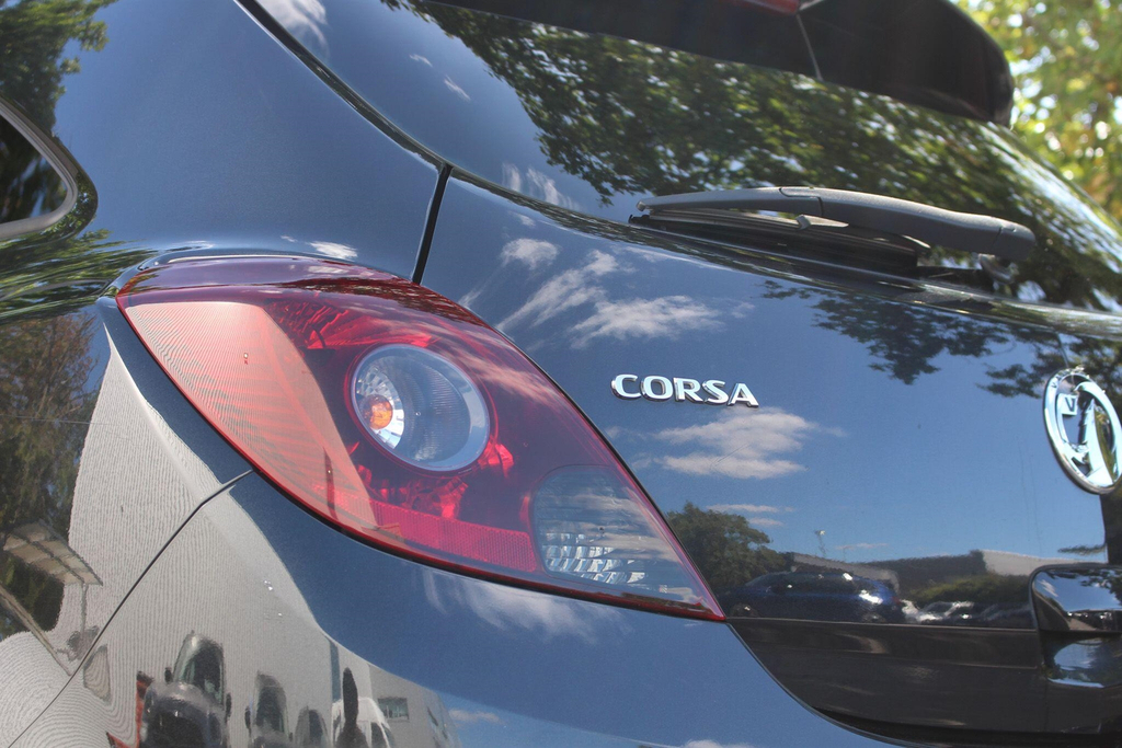Vauxhall Corsa Corsa Se Red #11