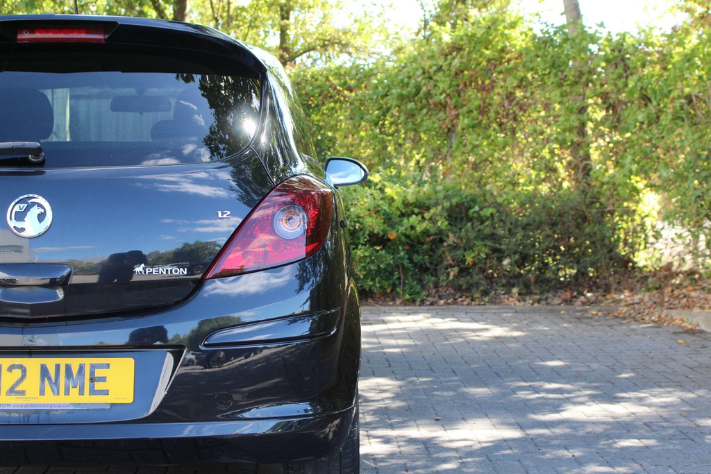 Vauxhall Corsa Corsa Se Red #9