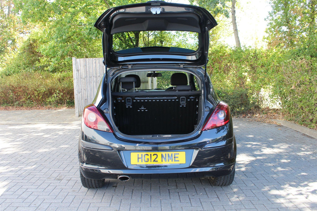 Vauxhall Corsa Corsa Se Red #10