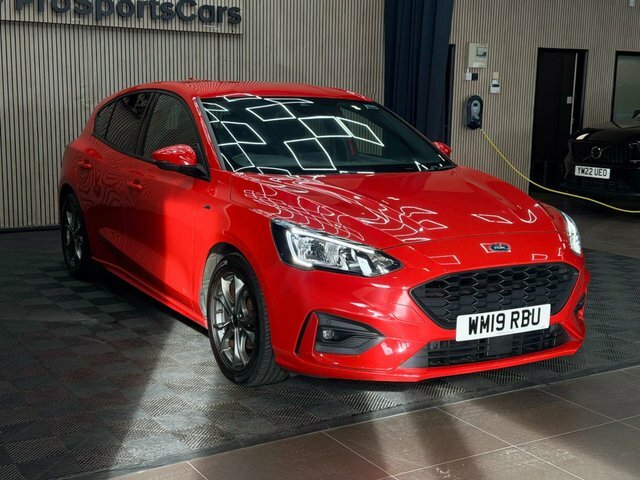 Ford Focus 1.0T Ecoboost St-line Hatchback Red #4