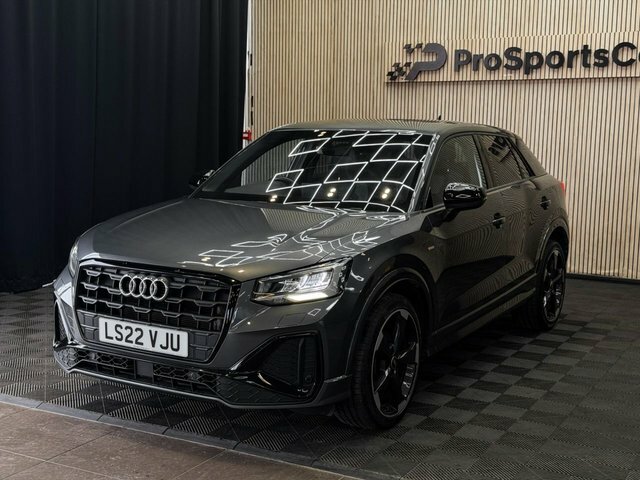 Audi Q2 1.5 Tfsi Cod 35 Black Edition Suv S Tro Black #4