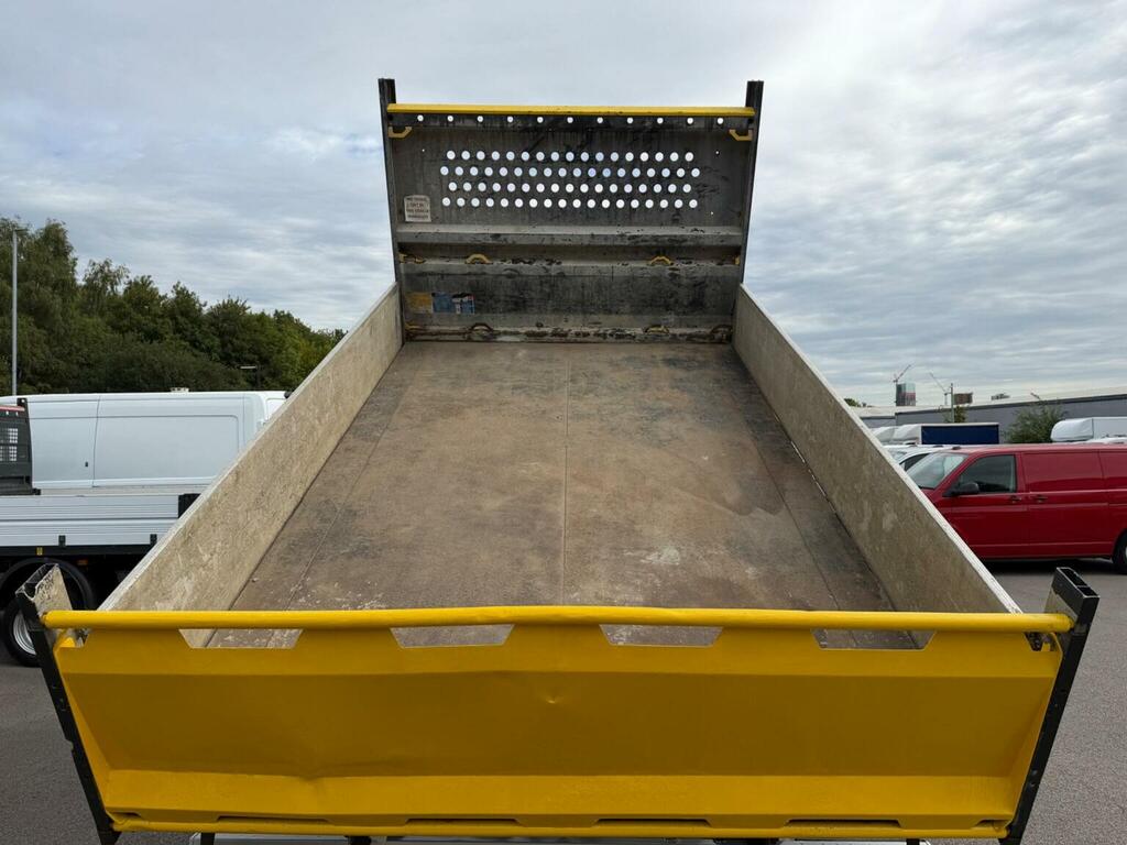 Volkswagen Crafter Tipper 2.0 Tdi Cr35 Startline Double Cab Tipper Rw White #5