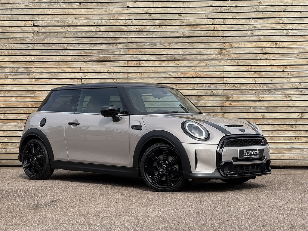 Mini Hatch 1.5 Cooper Seven Hatchback 136 Grey #1