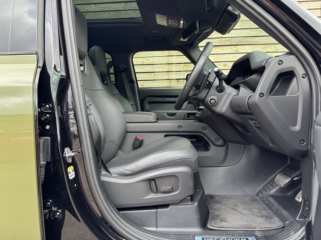 Land Rover Defender 110 Silver #11