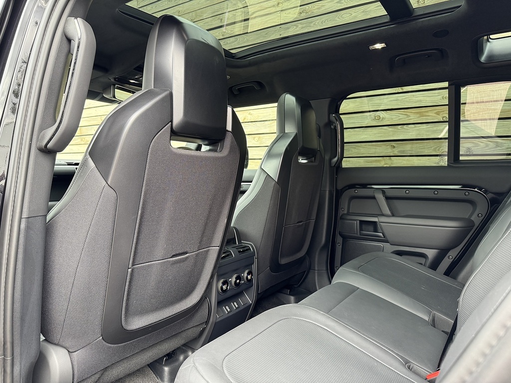 Land Rover Defender 110 Silver #13