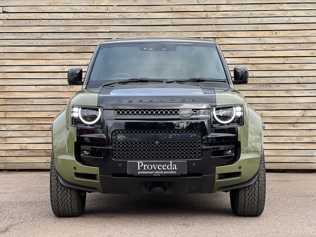 Land Rover Defender 110 Silver #8