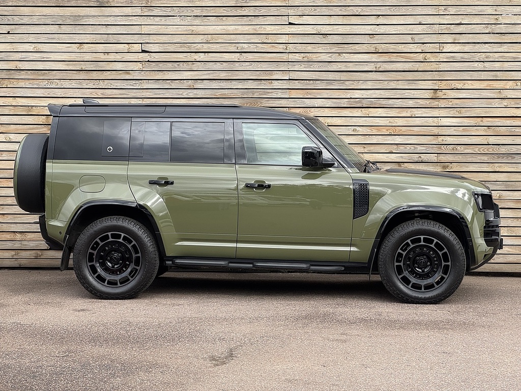 Land Rover Defender 110 P635 V8 Mhev Octa Black Black #2