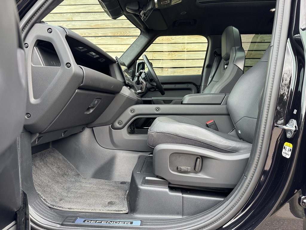 Land Rover Defender 110 Silver #14
