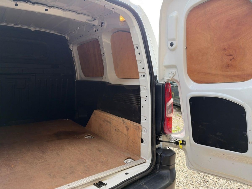 Citroen Berlingo Diesel White #23