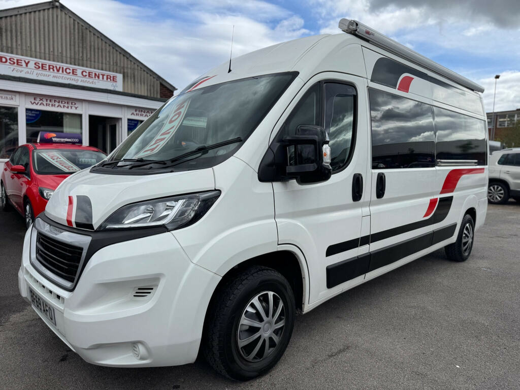 Peugeot Boxer 2.2 Bluehdi 335 Professional Camper Van White