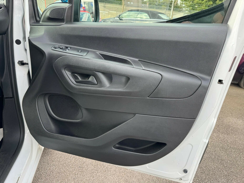 Vauxhall Combo Panel Van 1.5 Turbo D 2300 Sportive L1 H1 Euro 6 4 Black #9