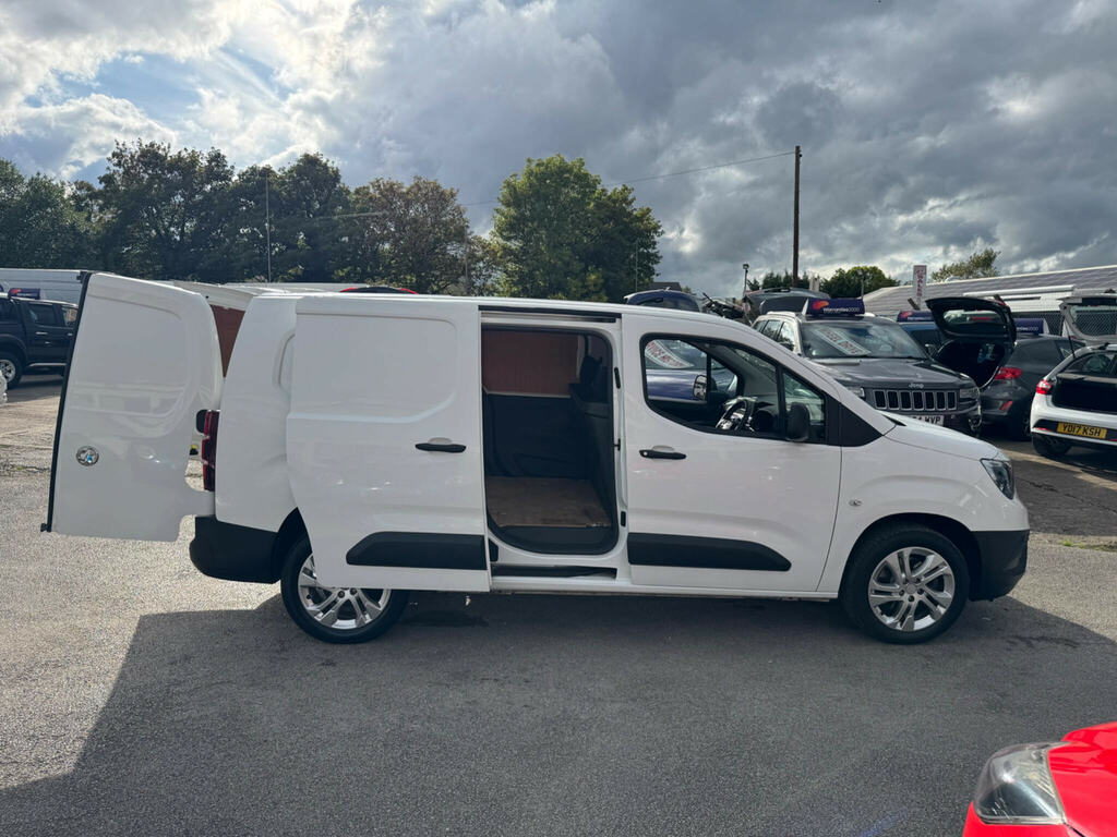 Vauxhall Combo Panel Van 1.5 Turbo D 2300 Sportive L1 H1 Euro 6 4 Black #13
