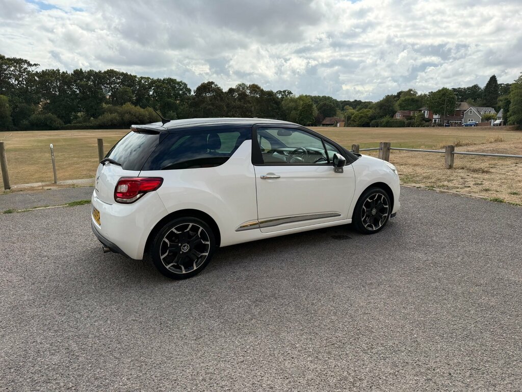 Citroen DS3 1.6 E-hdi Airdream Dstyle Plus Hatchback Diese White #3