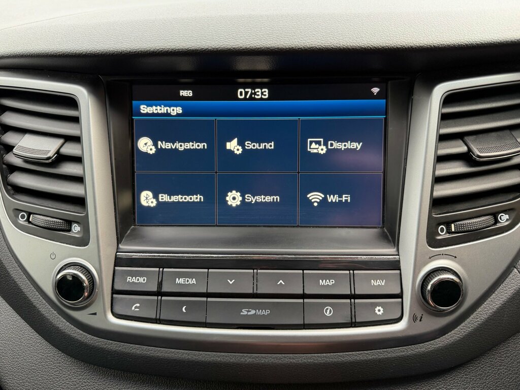 Hyundai Tucson Suv White #7