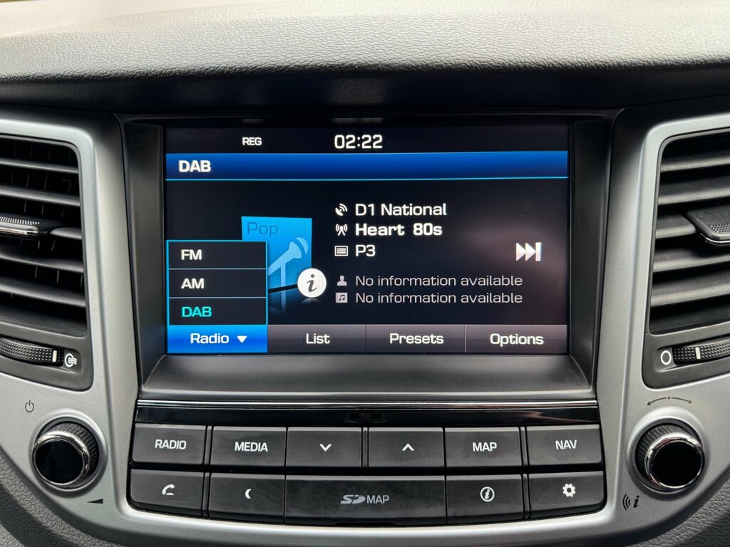 Hyundai Tucson 1.7 Crdi Blue Drive Premium Suv Black #2