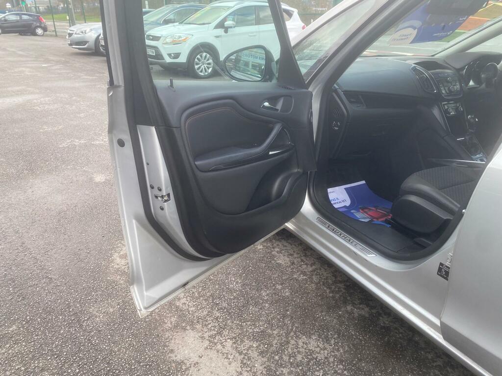Vauxhall Zafira Tourer Tech Line Red #34