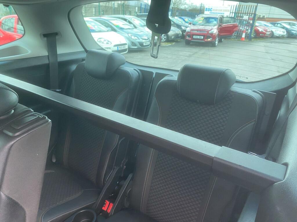 Vauxhall Zafira Tourer Tech Line Red #32