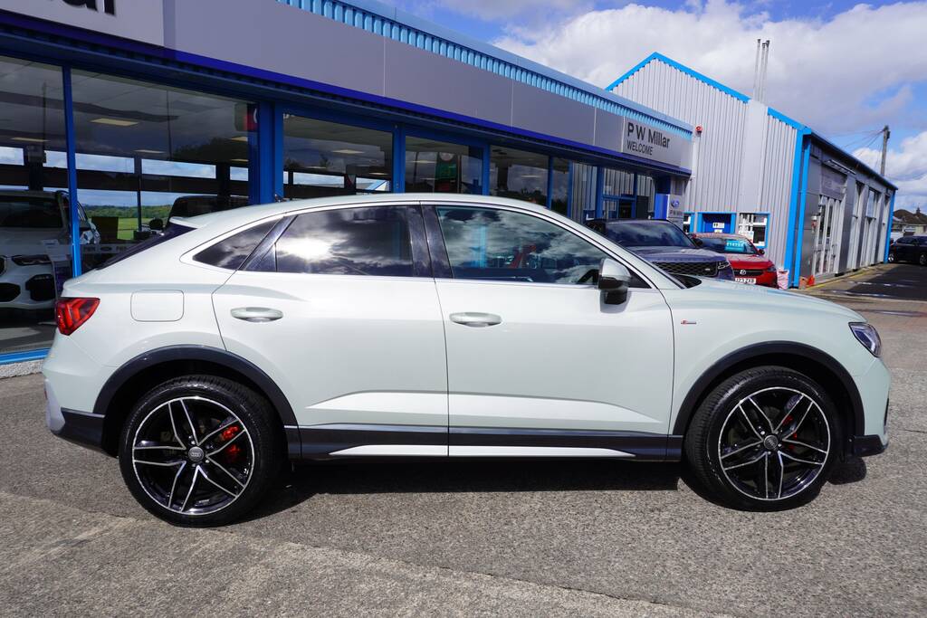 Audi Q3 1.5 Tfsi Cod 35 S Line Sportback S Tron Silver #2