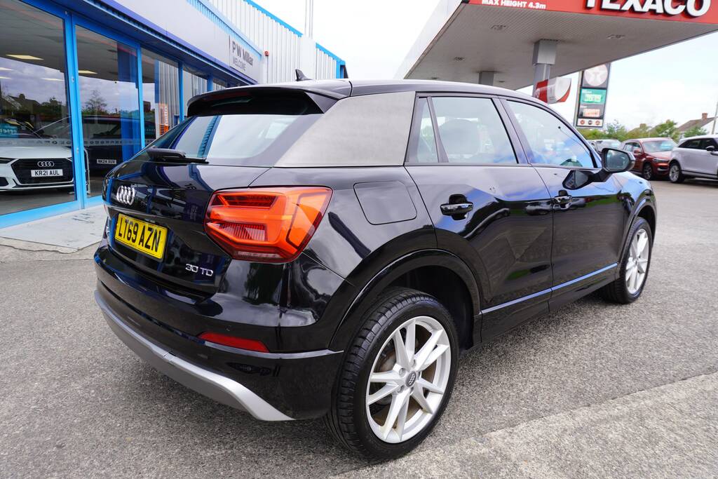 Audi Q2 1.6 Tdi 30 S Line Euro 6 Ss Black #2