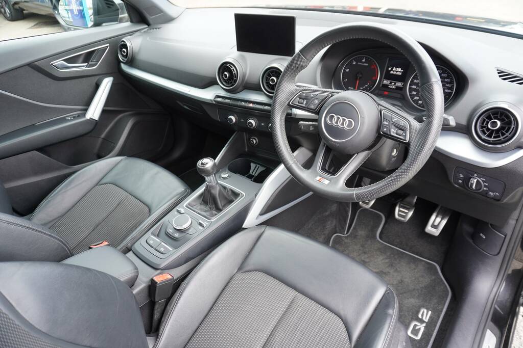 Audi Q2 1.6 Tdi 30 S Line Euro 6 Ss Black #3