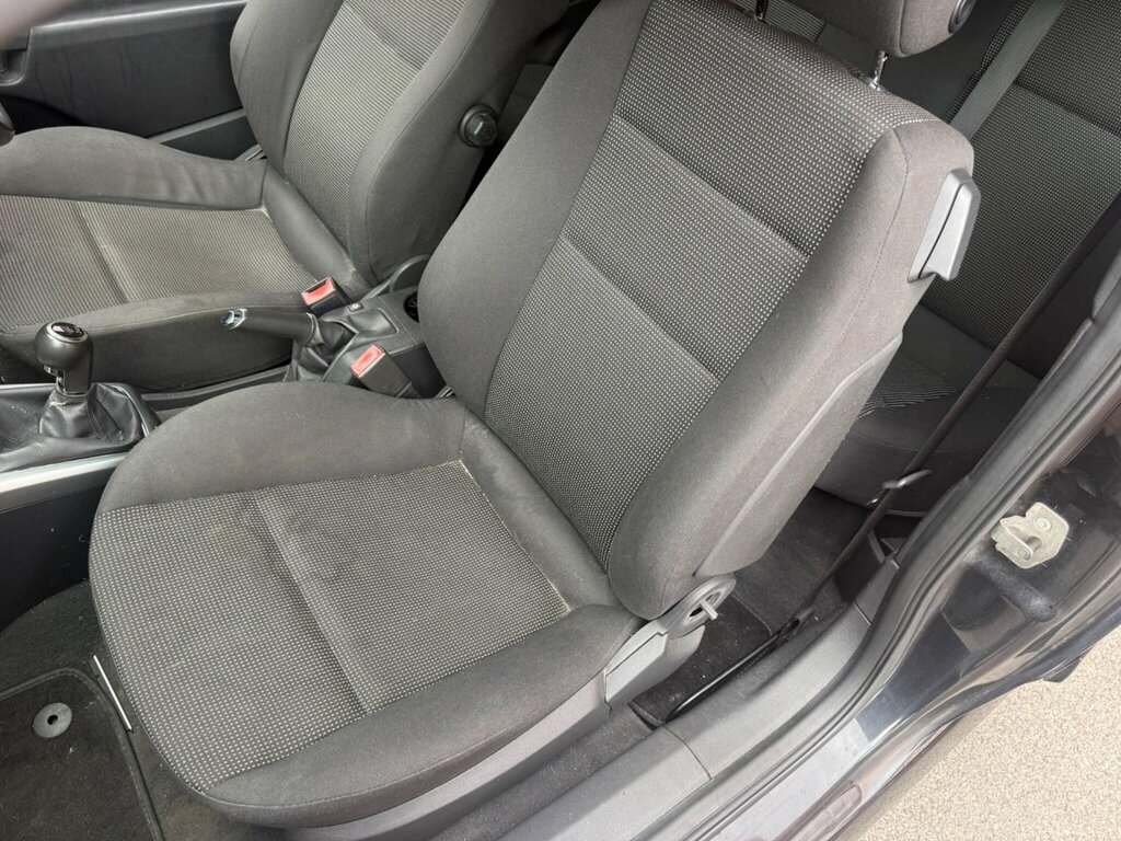Vauxhall Astra Vauxhall Astra Cdti Sportive Silver #24