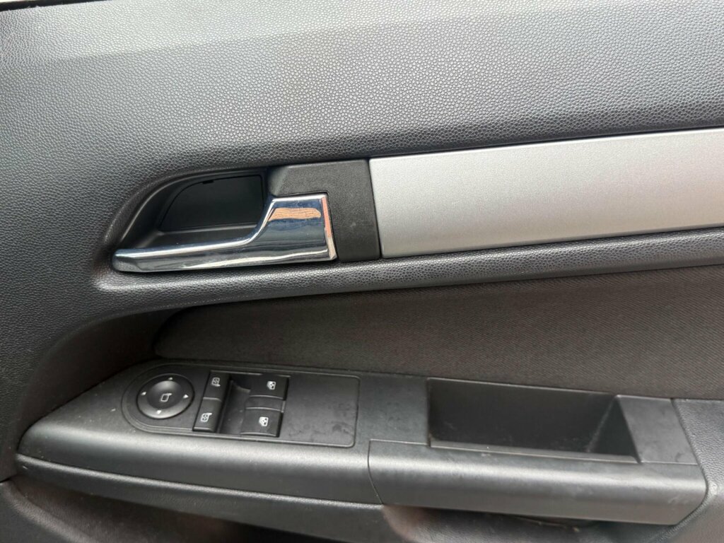 Vauxhall Astra Vauxhall Astra Cdti Sportive Silver #9