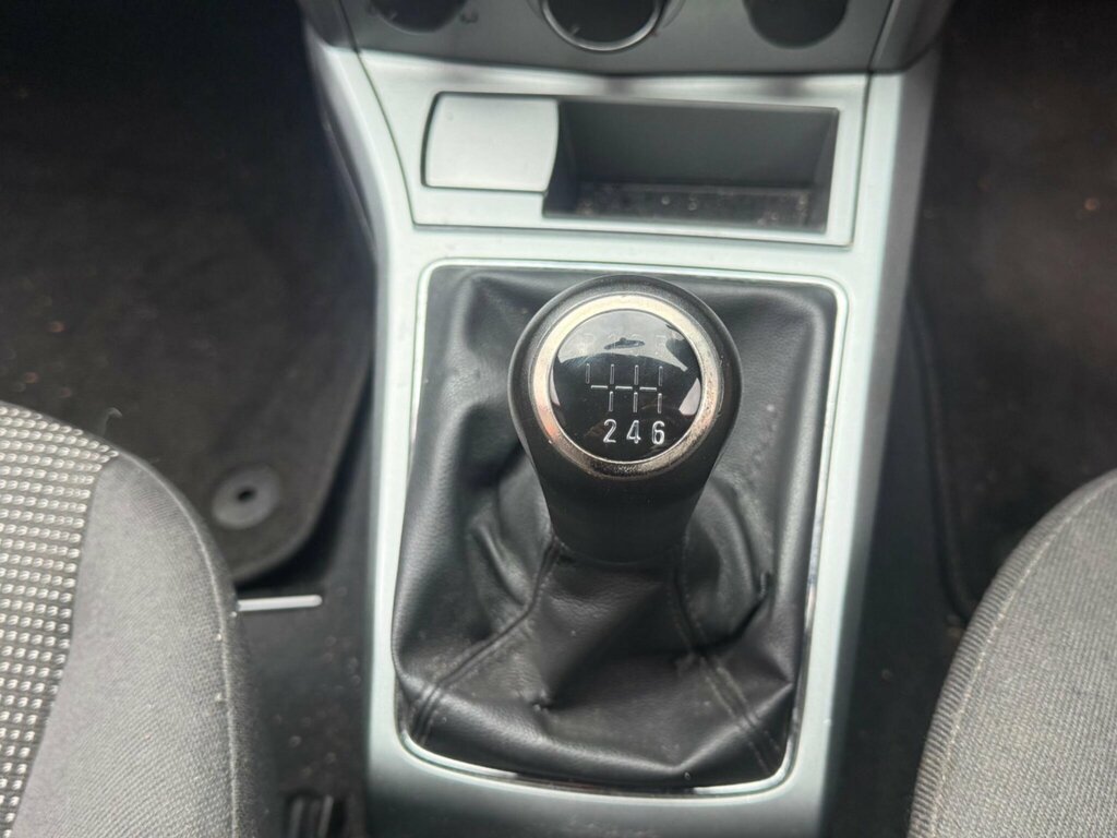 Vauxhall Astra Vauxhall Astra Cdti Sportive Silver #18