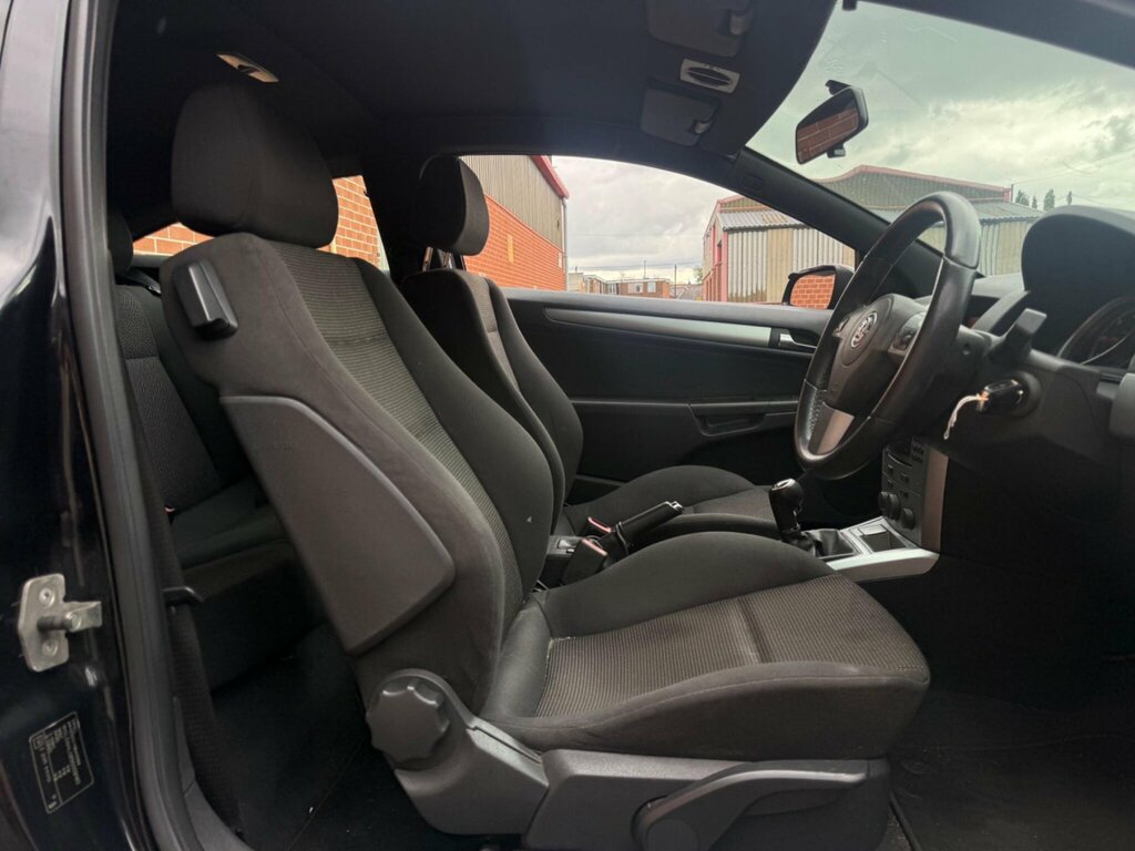 Vauxhall Astra Vauxhall Astra Cdti Sportive Silver #21