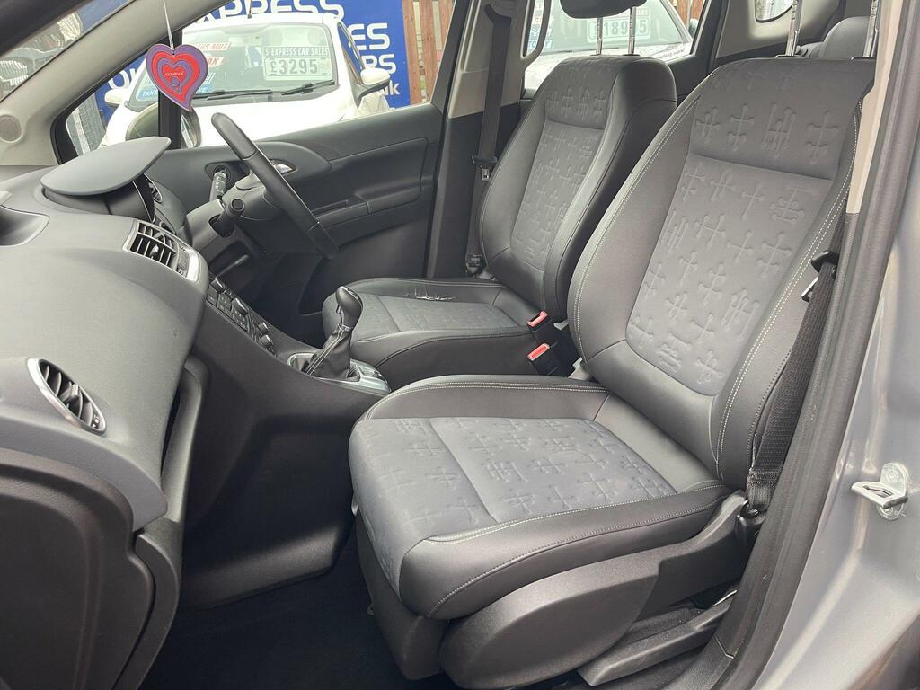 Vauxhall Meriva Red #9
