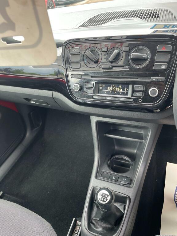 Volkswagen Up 1.0 High Up Red #8