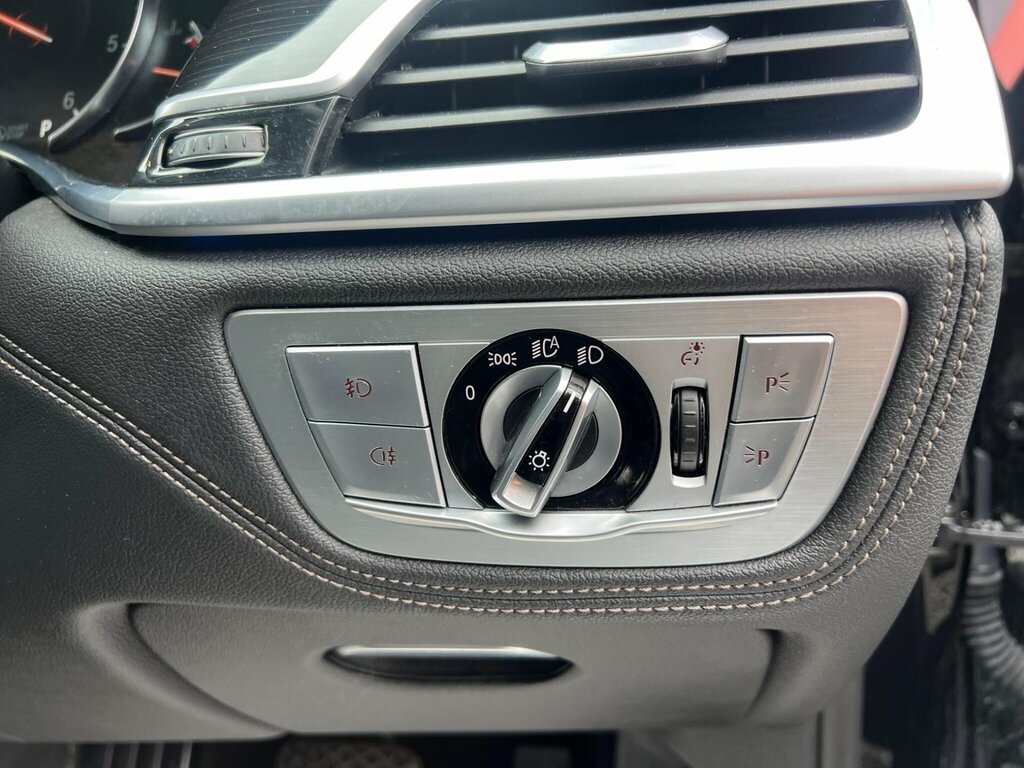BMW 7 Series  Black #32