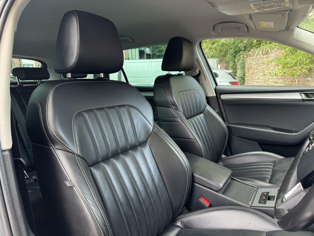Skoda Superb Tdi Se Technology Silver #10