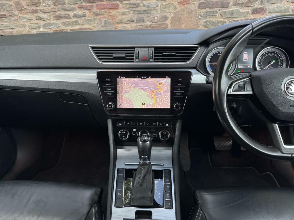Skoda Superb Tdi Se Technology Silver #16