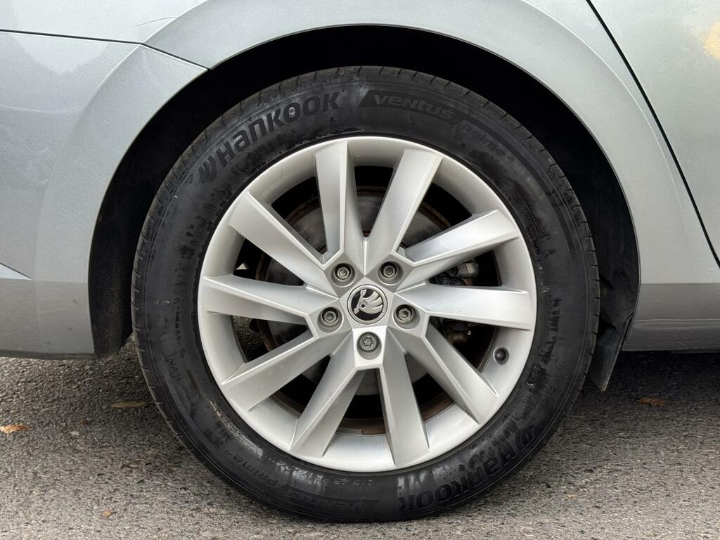 Skoda Superb Tdi Se Technology Silver #9