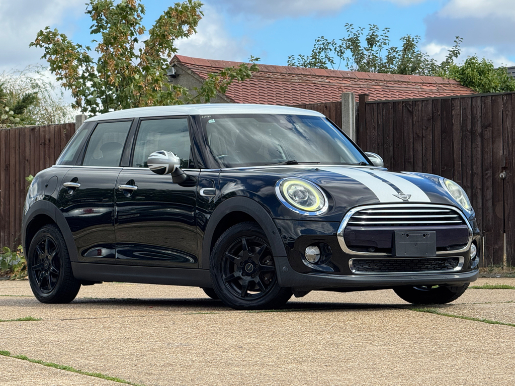 Mini Hatch Mini Cooper S 1.5L Euro 6, 5 Seat, 6 Black
