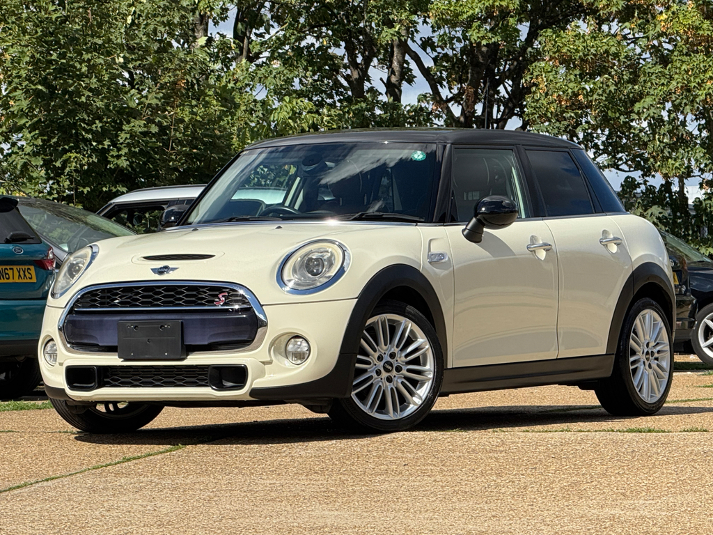 Mini Hatch Mini Cooper S 2.0L Euro 6, 5 Seat, 6 White #3