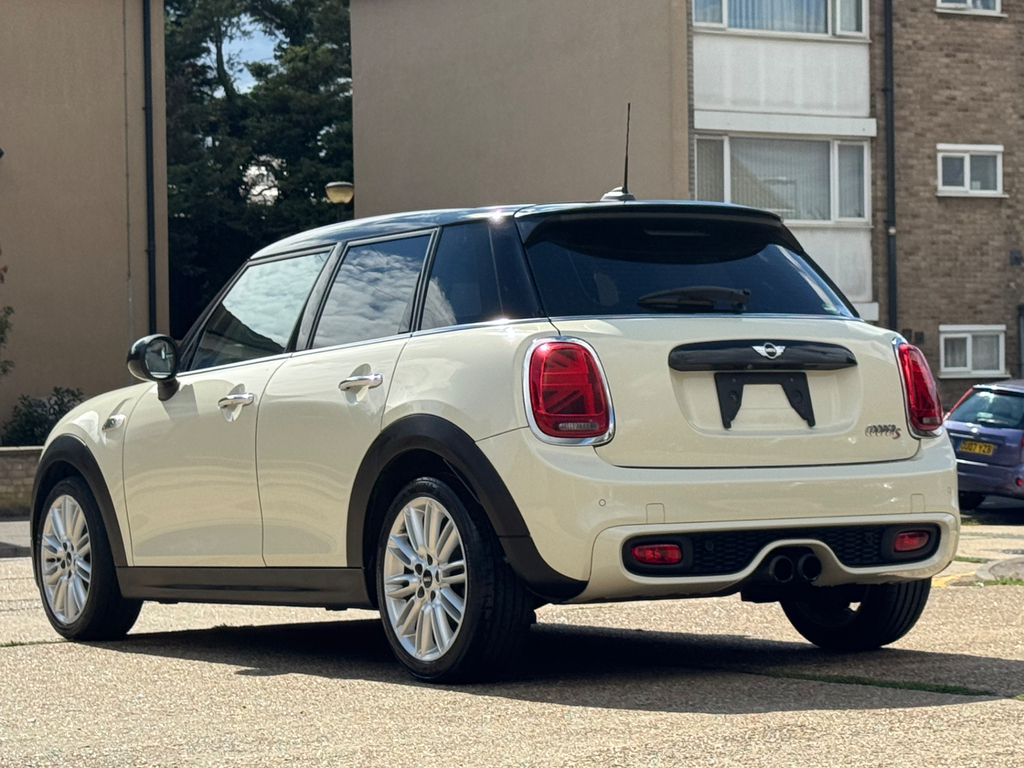Mini Hatch Mini Cooper S 2.0L Euro 6, 5 Seat, 6 White #4