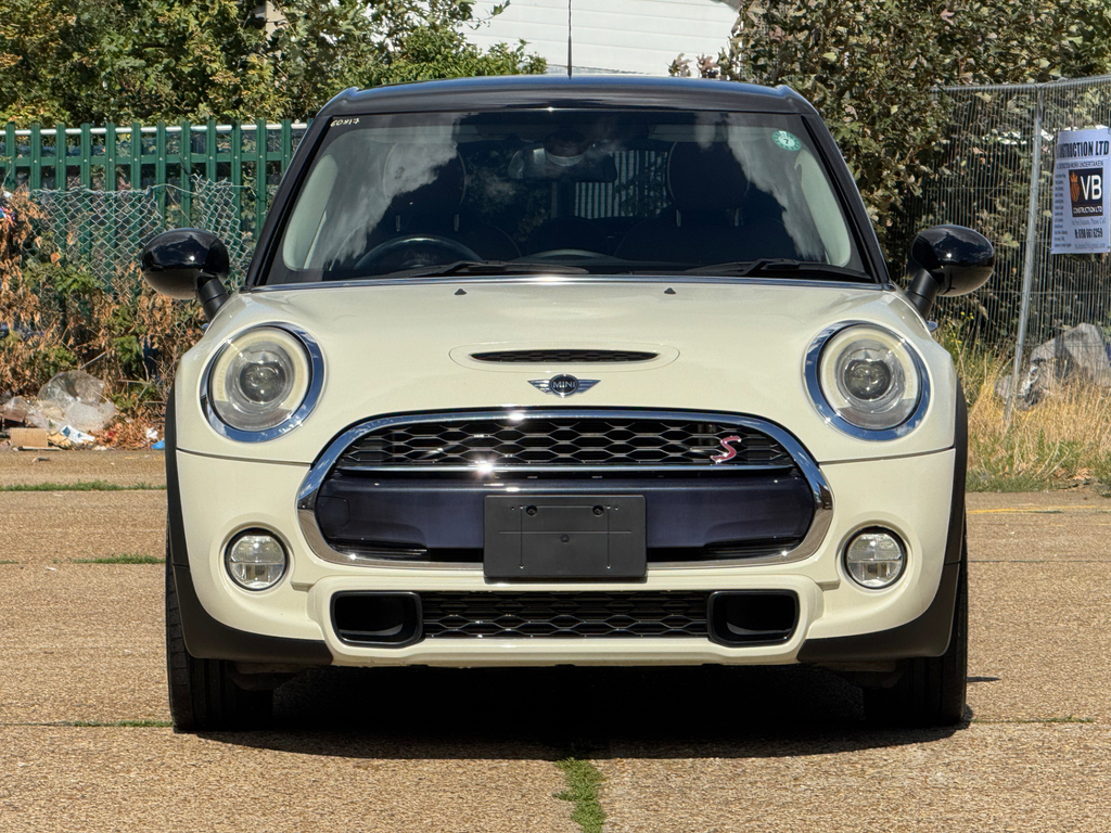 Mini Hatch Mini Cooper S 2.0L Euro 6, 5 Seat, 6 White #2