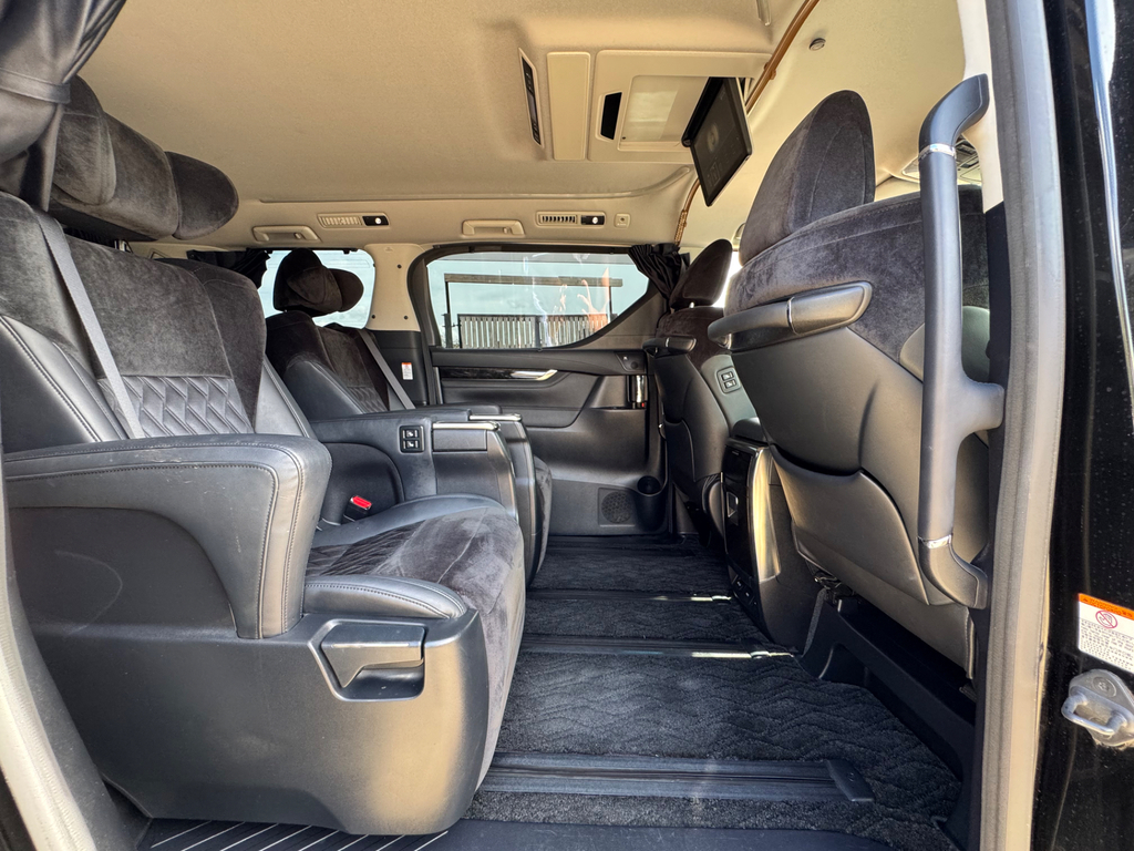 Toyota Alphard 2.4 Mpv White #34