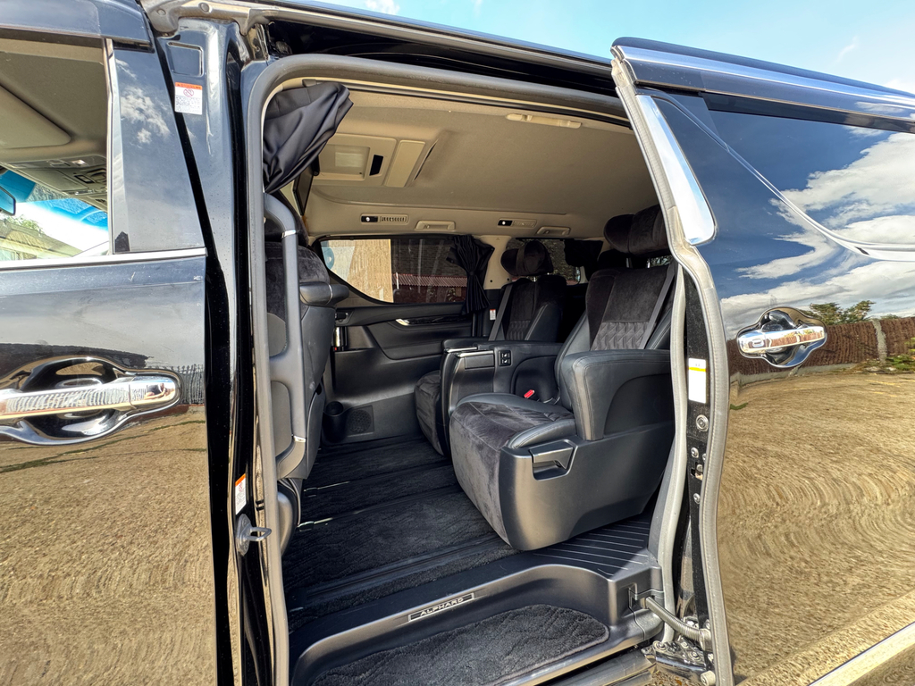 Toyota Alphard 2.4 Mpv White #27