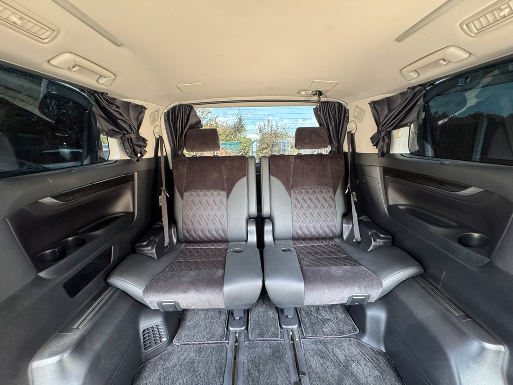 Toyota Alphard 2.4 Mpv White #45