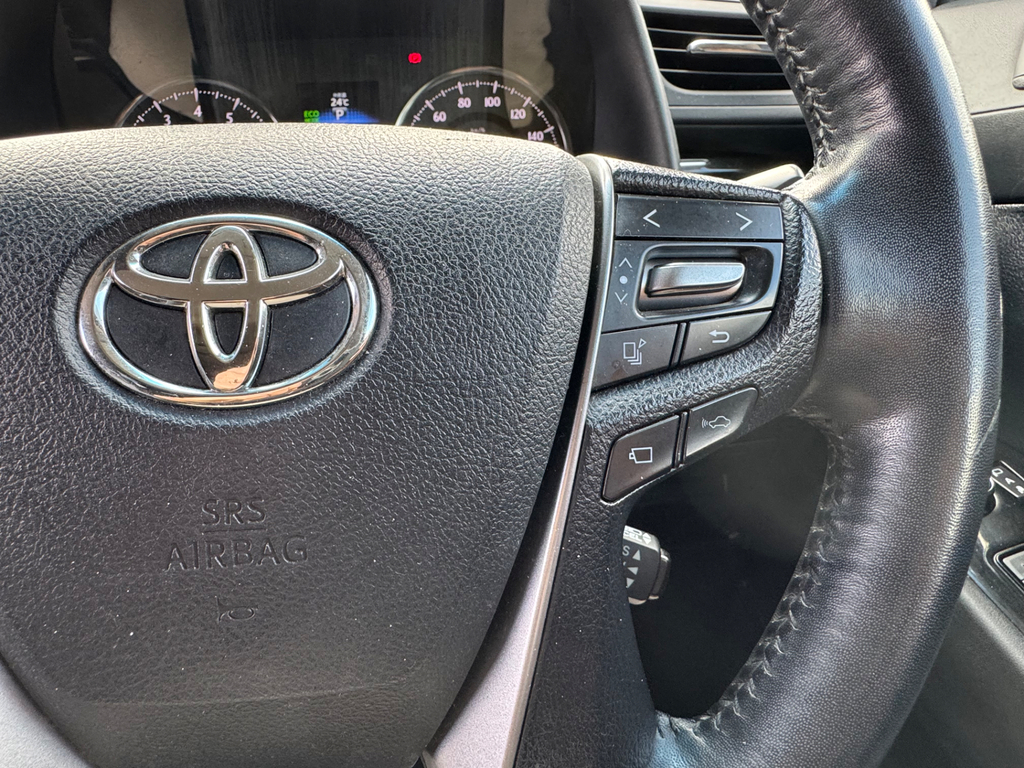 Toyota Alphard 2.4 Mpv White #60