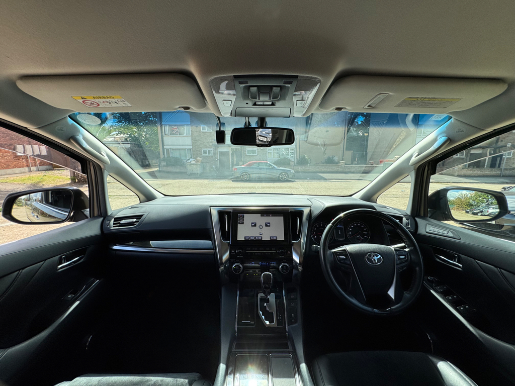 Toyota Alphard 2.4 Mpv White #51