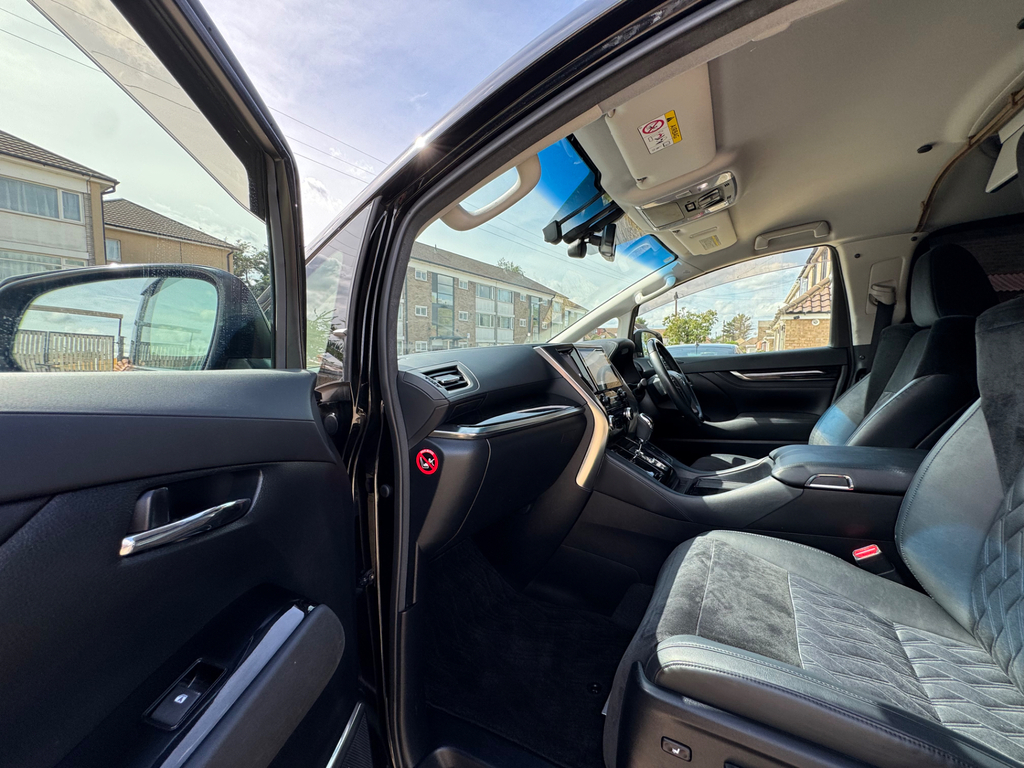 Toyota Alphard 2.4 Mpv White #19