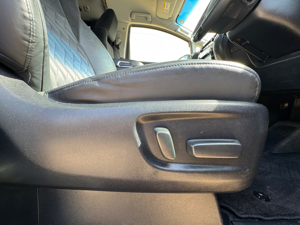Toyota Alphard 2.4 Mpv White #16