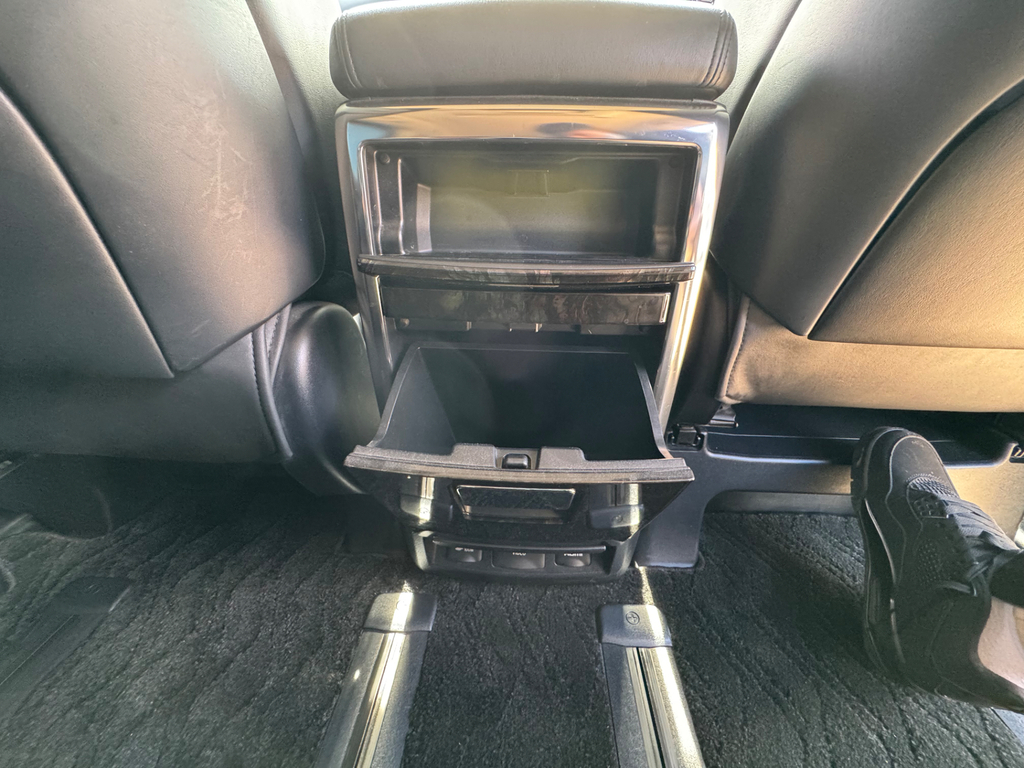 Toyota Alphard 2.4 Mpv White #39