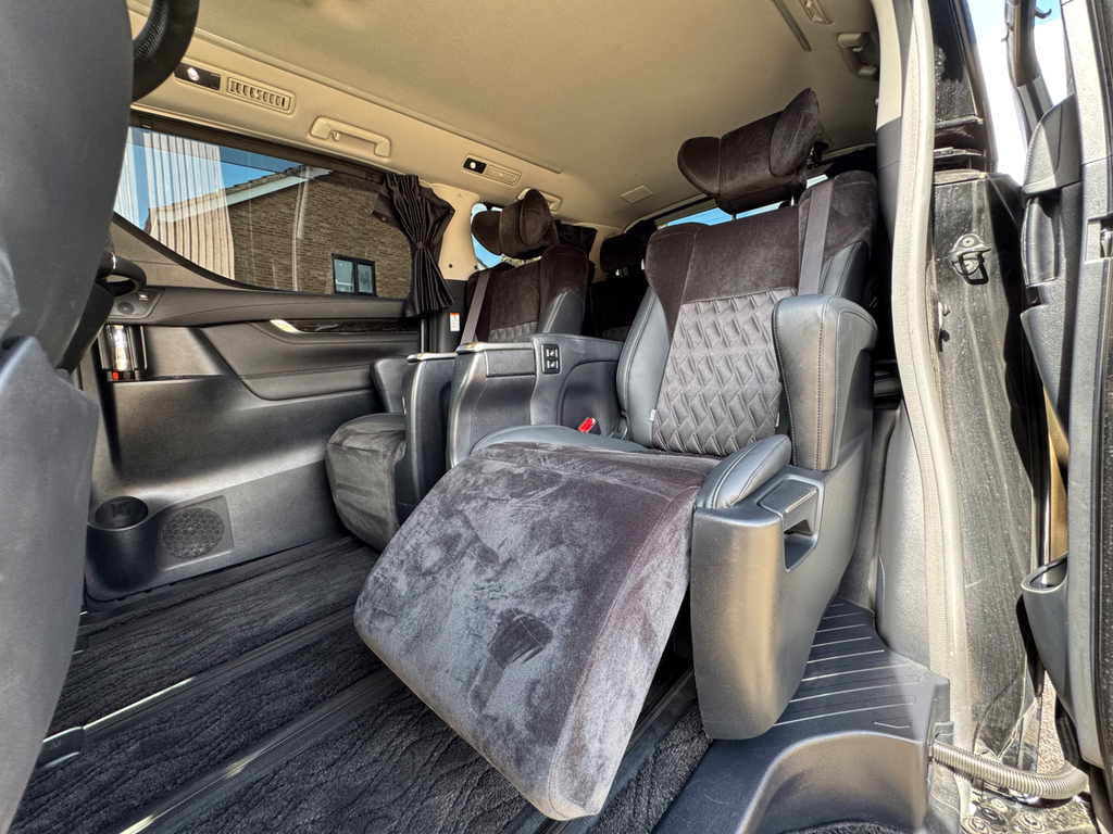 Toyota Alphard 2.4 Mpv White #30