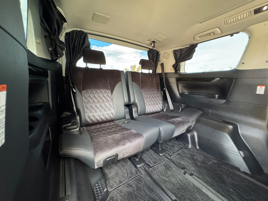 Toyota Alphard 2.4 Mpv White #40